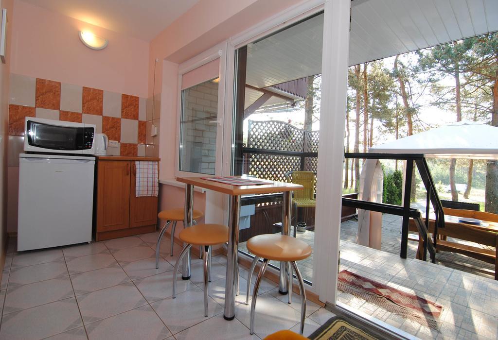 Guesthouse "Nakvyne Pas Zveja" Purvynes Street Nida Exterior photo