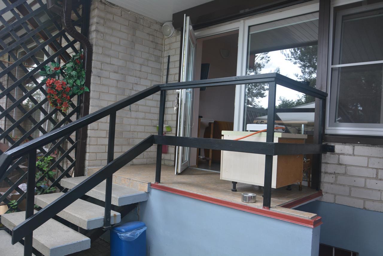 Guesthouse "Nakvyne Pas Zveja" Purvynes Street Nida Exterior photo